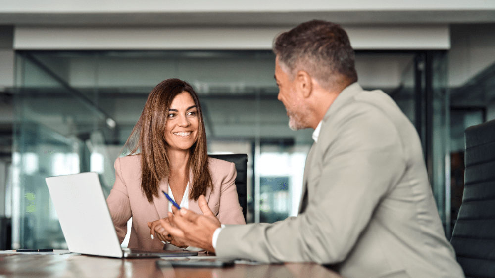 Slovenské banky nezaháľajú a nasledujú svetové trendy