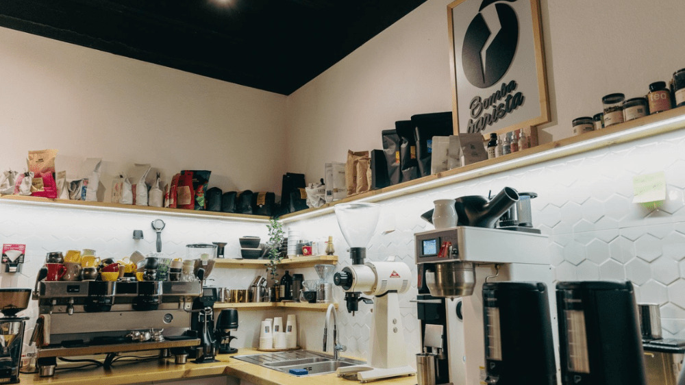 Bomba barista robí všetko inak a s osobným prístupom, a práve to zákazníci milujú
