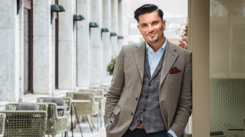 Vedia sa Slováci správať? Odborník na etiketu upozornil na základné chyby