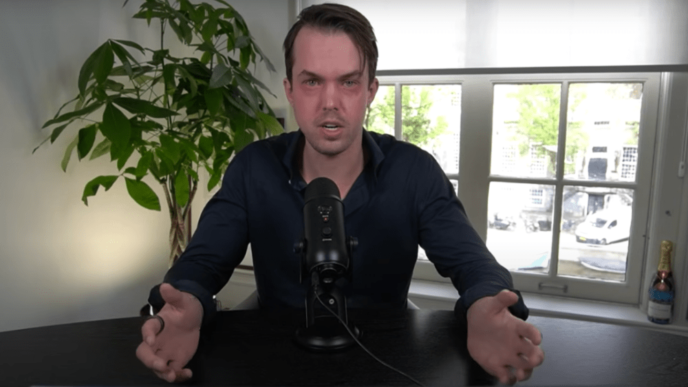 Známy kryptoanalytik aktualizoval svoju stratégiu. Ktoré kryptomeny odporúča?