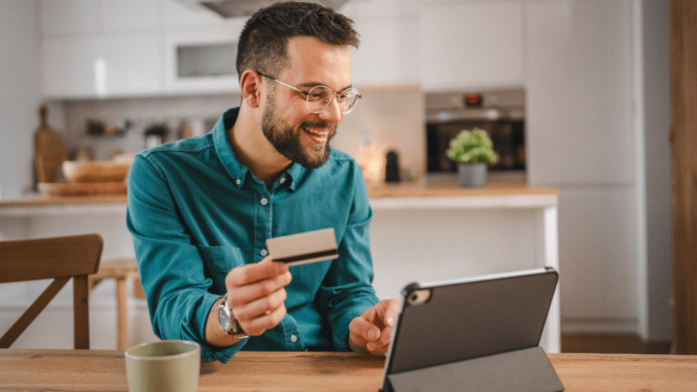 Už nebudete musieť nikam chodiť. Vláda chce Slovákom uľahčiť prechod z banky do banky