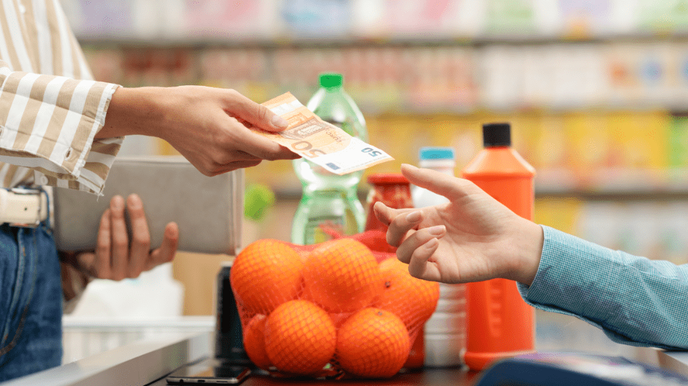 Drahšie potraviny na obzore? SNS navrhuje zdanenie obchodných reťazcov