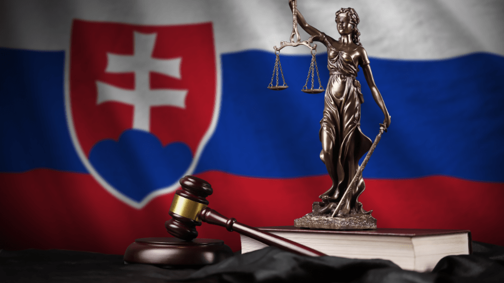 Vláda pripravuje lukratívne odchodné pre prokurátorov. Dostanú doživotnú rentu?