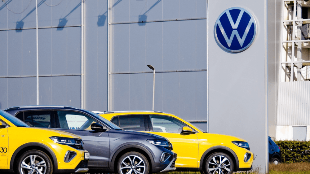 Kríza v automobilovom priemysle znepokojuje Európsku komisiu