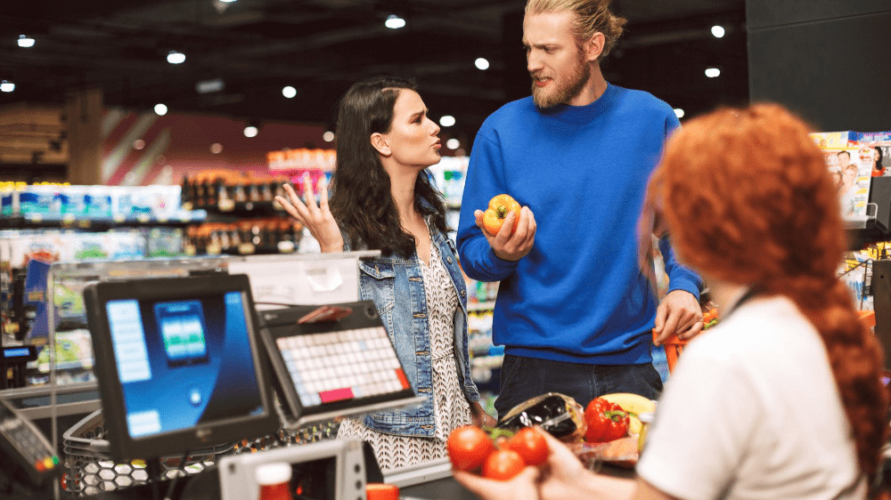Nedostačujúca hygiena a predaj po dátume spotreby. Kontrolóri v auguste našli vyše 700 nedostatkov