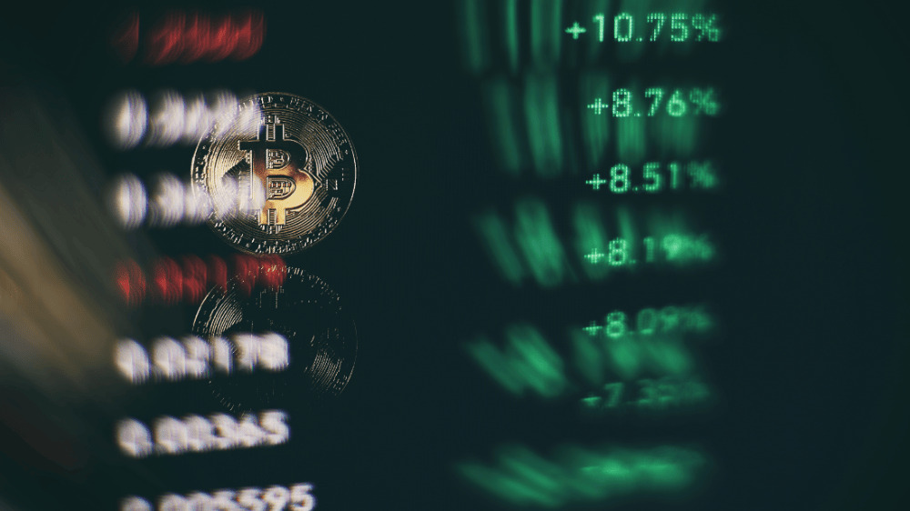 Bitcoin svojím pohybom zlikvidoval účty za 100 miliónov dolárov