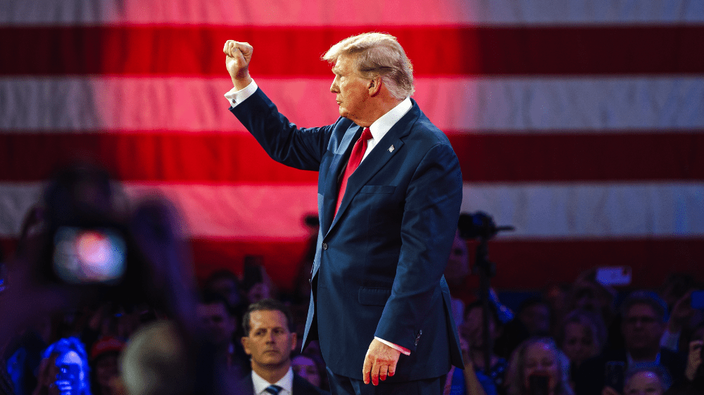 Zlatá éra pre USA: Donald Trump zvažuje zrušiť daň z príjmu