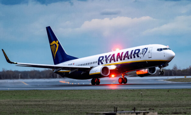 Chaos na letiskách? Cestujúci Ryanair musia splniť novú tvrdú podmienku