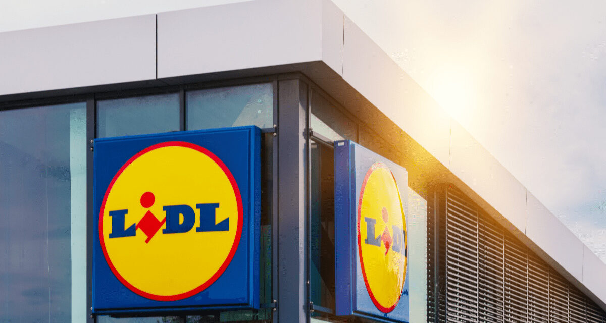 Lidl spustil akciu, ktorá hýbe emóciami: Vrátite fľašu a niekomu doslova zmeníte život