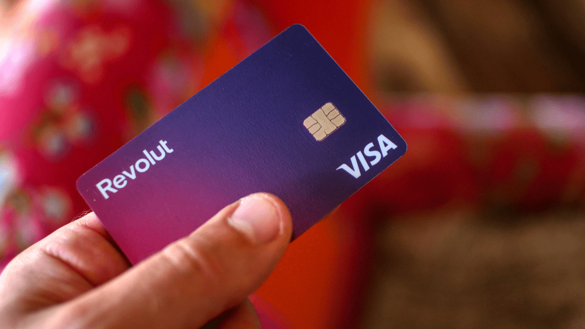 Revolut uzavrel partnerstvo s Booking.com