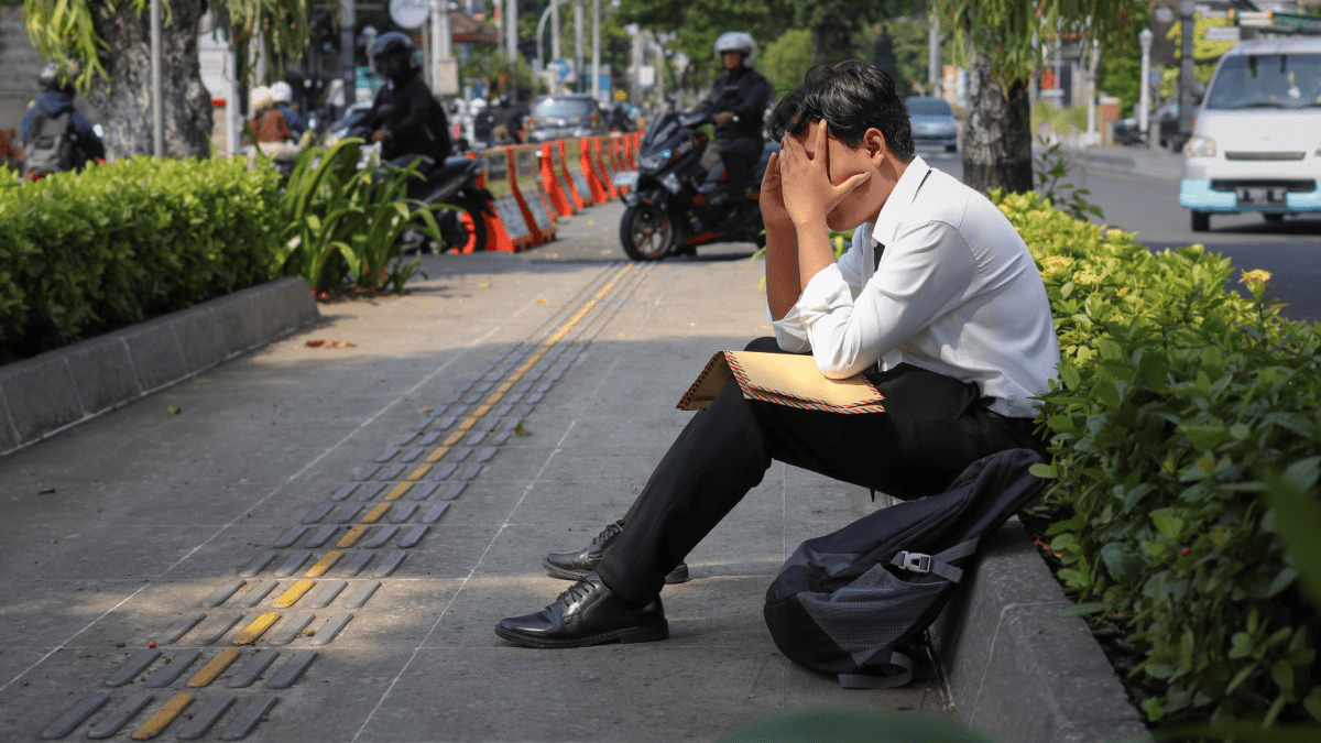 Trh práce v problémoch