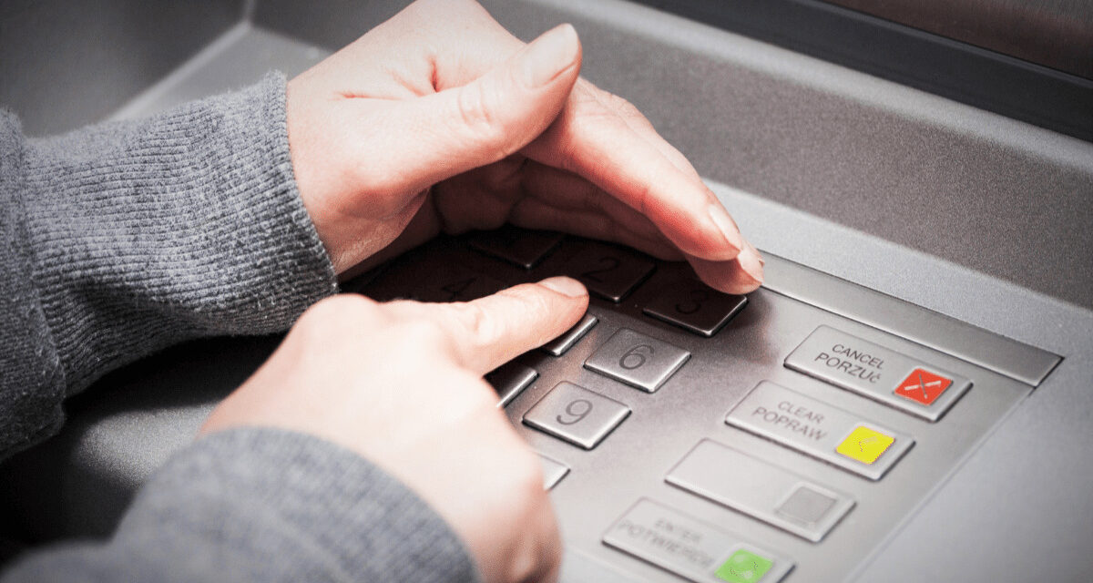 PIN kód pod lupou: Týchto 10 chýb vás môže pripraviť o peniaze – robíte ich aj vy?