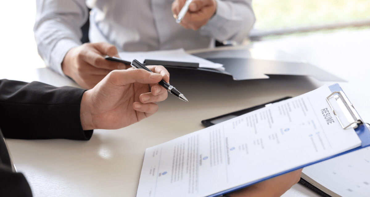 Slovensko má prácu, ale nemá ľudí: Rok 2025 odhalil tvrdú pravdu