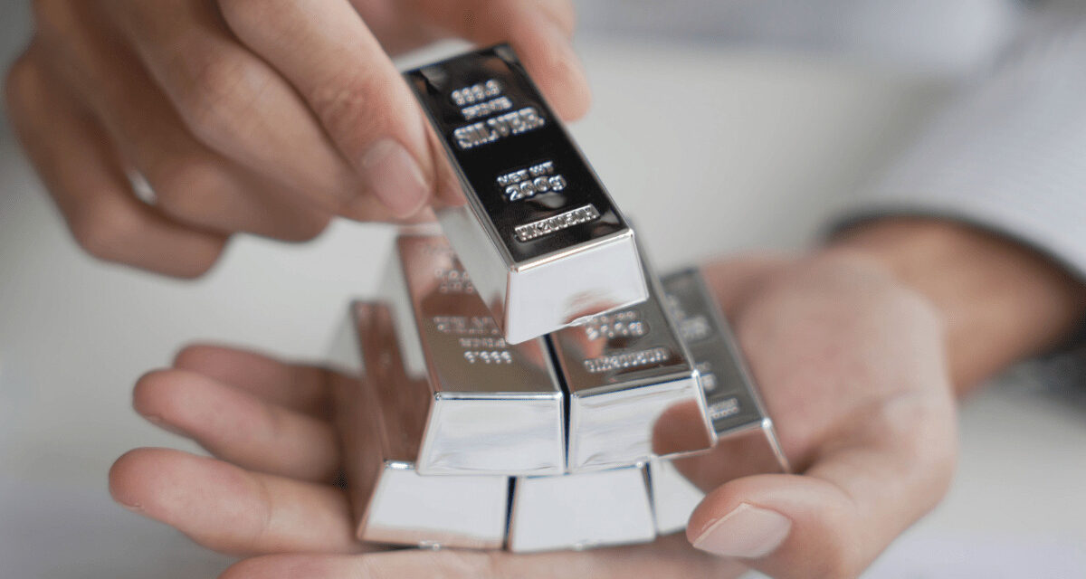 Striebro katapultuje k nebesám: Rekordný rast aký sme ešte nezažili