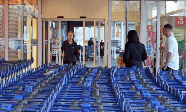 Tesco prekvapuje Slovensko: Reťazec dáva šancu na kariéru všetkým