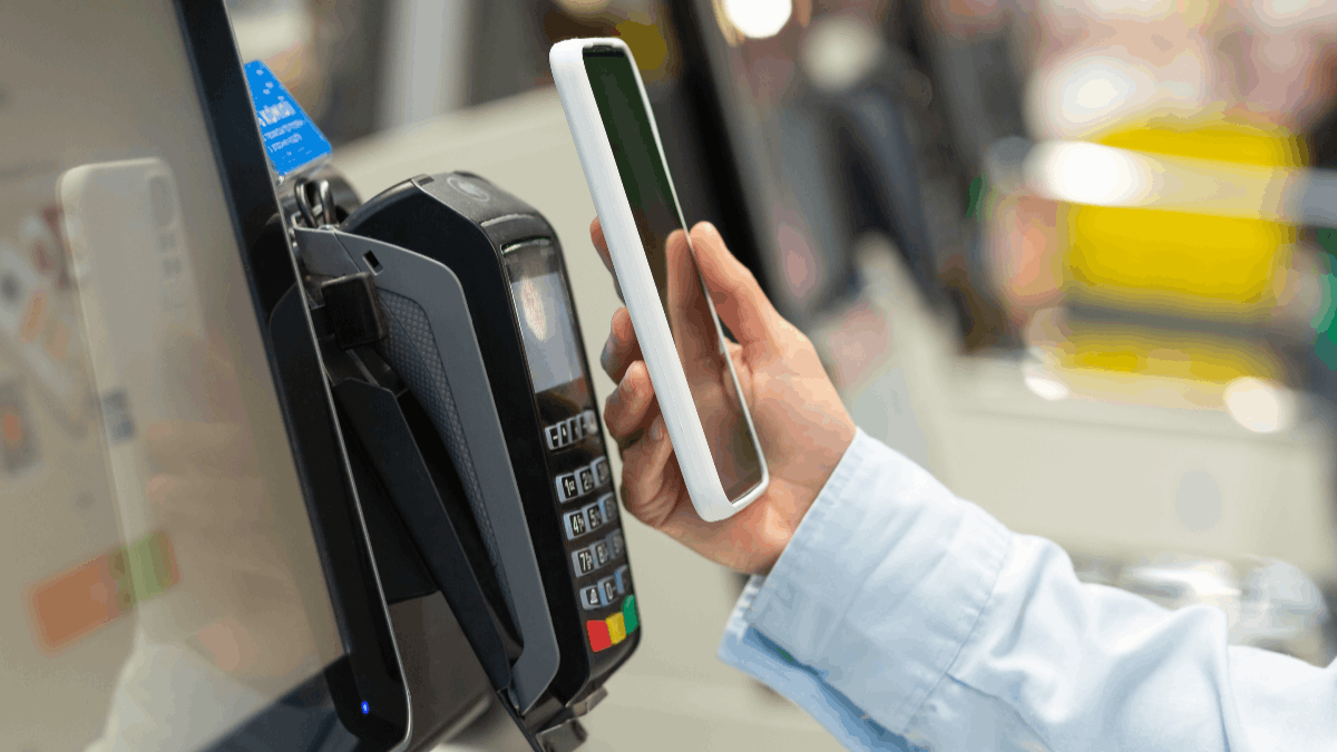 Bankový účet ohrozuje červia diera