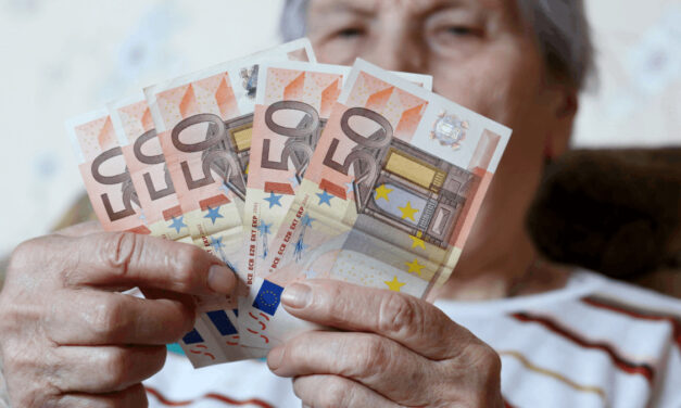 Druhý pilier prišiel o 171 miliónov eur. Slováci si vyberajú dôchodkové úspory