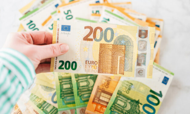 Peniaze Slovákom ubúdajú: Týchto 10 krokov vám okamžite ušetrí stovky eur