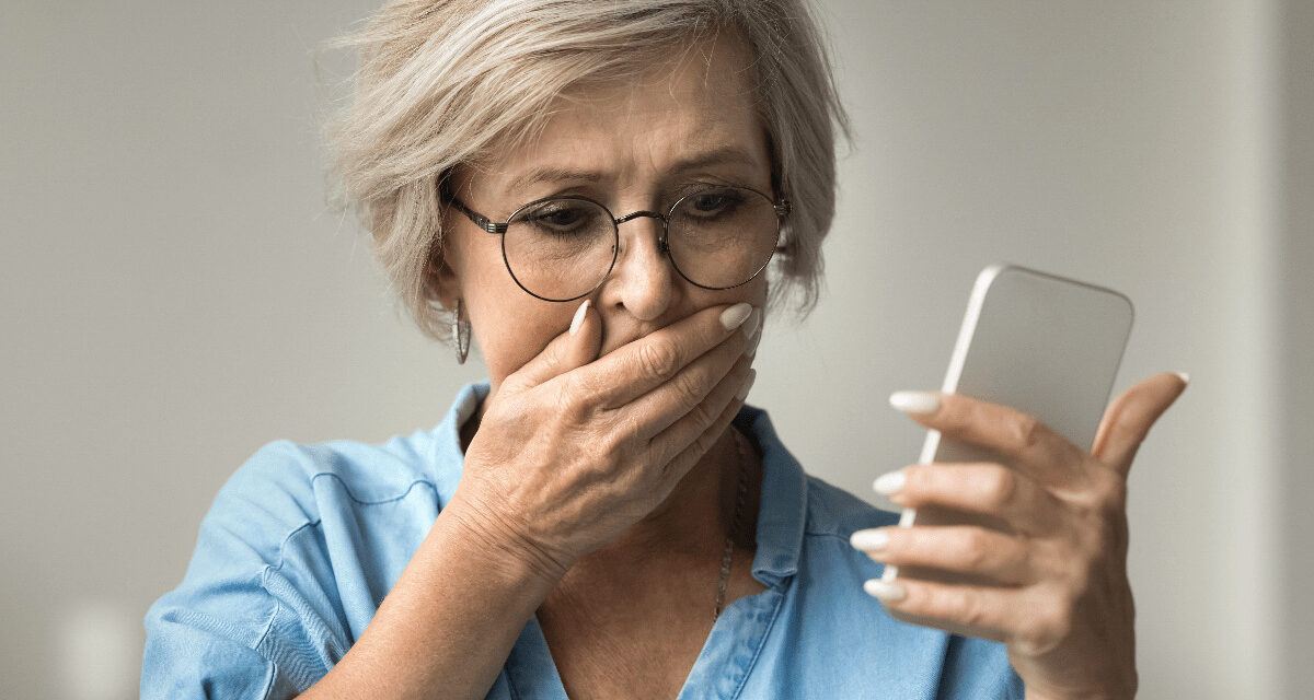 Seniori robia fatálne chyby: Týchto 7 vecí im potichu zabíja mobil