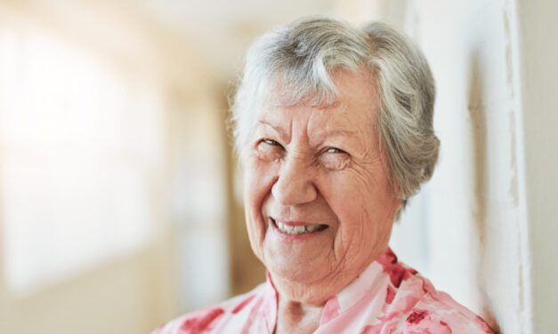 Sociálna poisťovňa opäť zvyšuje dôchodky: Tisíce seniorov čakajú vyššie penzie aj doplatky