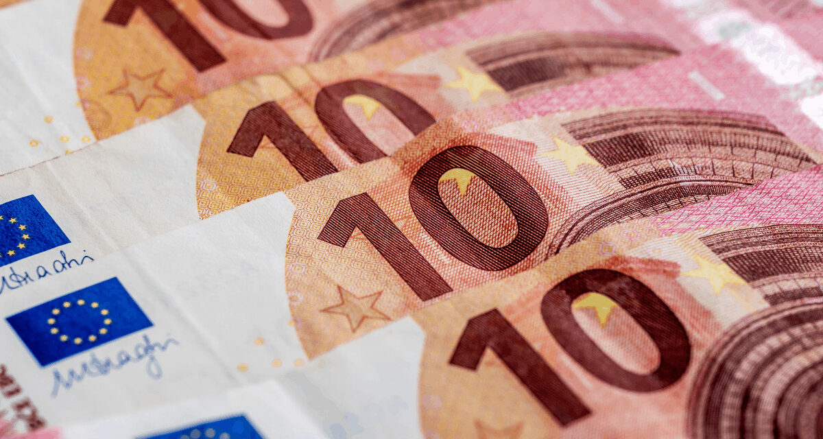 Slováci už neveria peniazom: So sporením skončili, míňajú ako besní