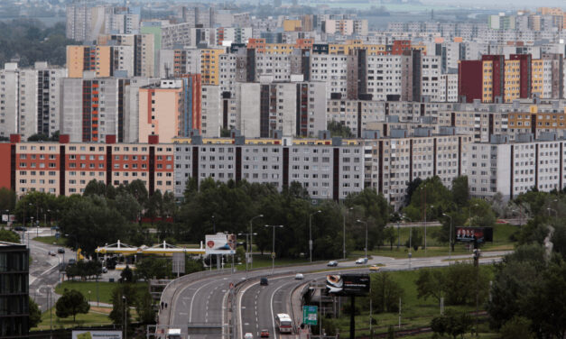 Bývanie vo vlastnom neznamená komfort. Takto dnes žijú mnohí Slováci