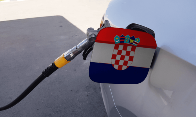 Chorvátsko stoplo rast cien benzínu a nafty. Urobí tento krok aj Slovensko?