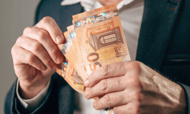 Dal som 10 000 € do dividendových akcií namiesto termínovaného vkladu