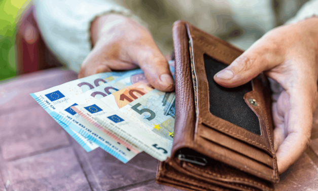 Dôchodky rozdelili Slovensko: Státisíce seniorov prežívajú z pár stoviek, vyvolení inkasujú tisíce eur