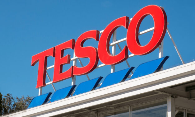 Tesco búra predsudky: Zamestnáva ľudí, na ktorých Slovensko často zabúda