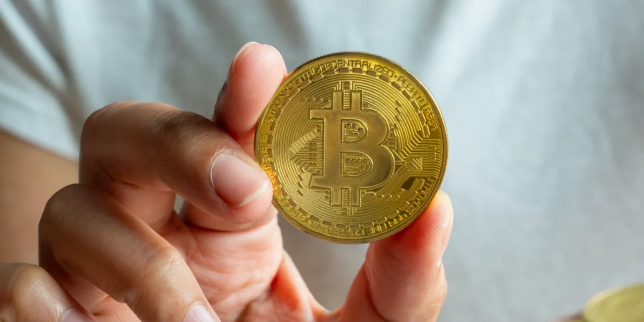 Kúpil som 1 celý Bitcoin po kúskoch: Výsledok po 8 rokoch