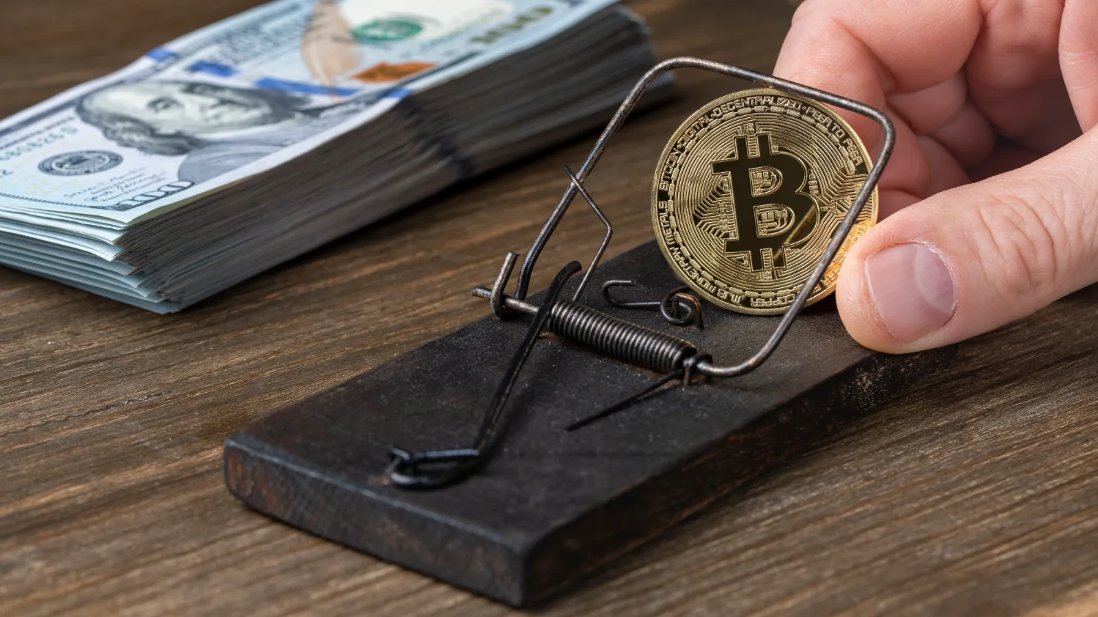 Bitcoin a pasca na investorov