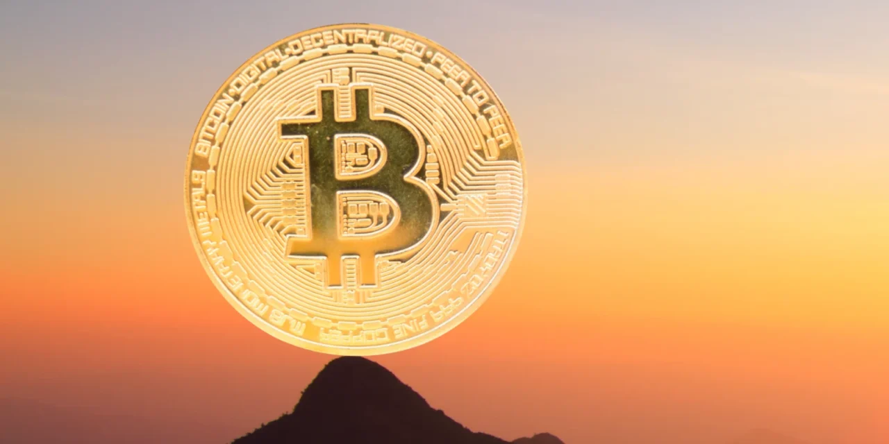 Investori sa pripravujú na predaj: Bitcoin sa blíži k vrcholu nad 80 000 dolármi