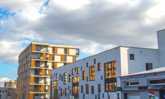 Ceny bytov v Bratislave konečne spomalili. Je teraz správny čas na kúpu?