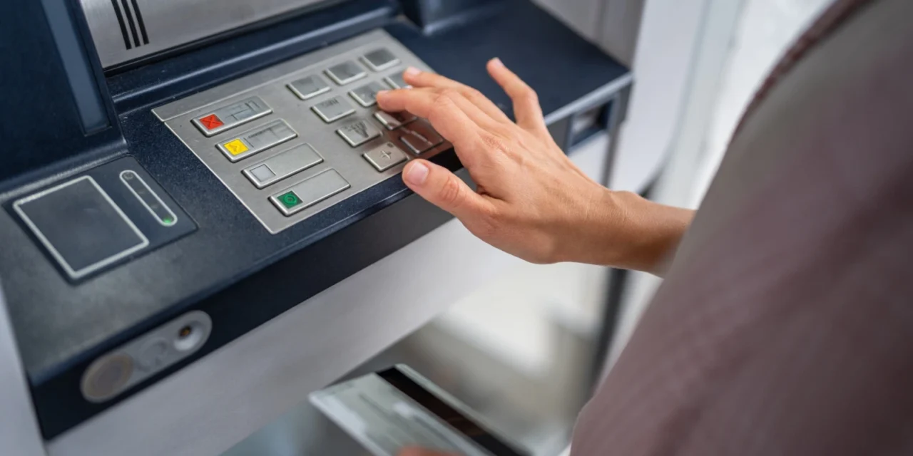 ČSOB plánuje odstávku online bankovníctva: Tieto služby cez víkend nepôjdu