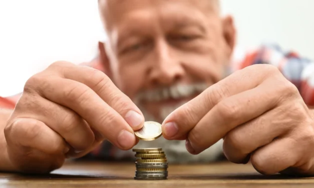 Štátny dôchodok sa rozpadá. Slováci berú budúcnosť do vlastných rúk