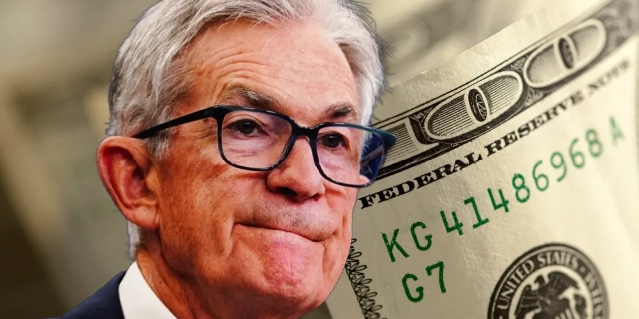 Koniec Powellovej éry: FED ponechal sadzby na 3,5 % – 3,75 %