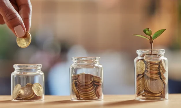 Investovanie podľa miliardárov: Väčšina Slovákov robí presný opak (Patríte medzi nich?)