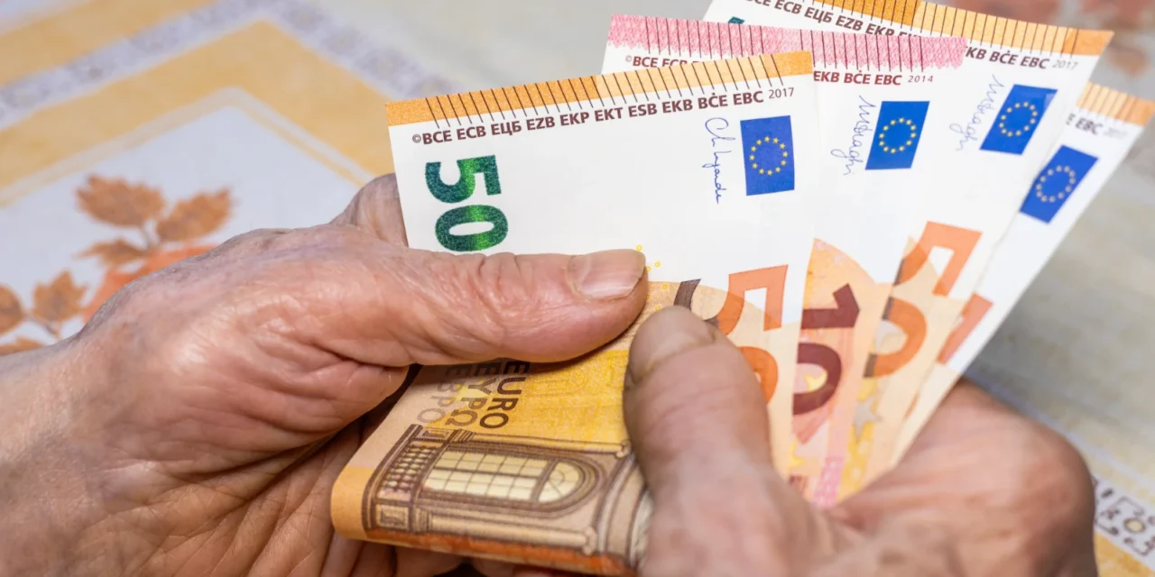 Koľko musíte mať nasporeného, aby ste NEMUSELI pracovať po 60-ke?