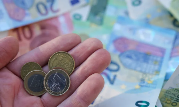 NBS varuje pred situáciou vo svete: Na Slovensku hrozí drahší život a prepúšťanie