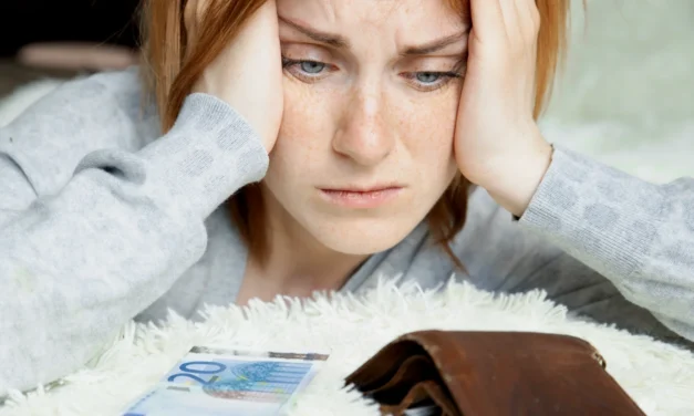 Peniaze Slovákom každý mesiac zbytočne unikajú: Tieto 3 návyky vás stoja stovky eur