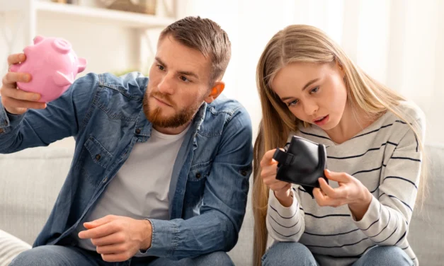 Prezreli sme si výpis z účtu: 80 eur mesačne nám mizlo potichu. Kde sa podeli naše peniaze?