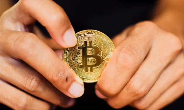 Klikli, investovali, prišli o všetko: Podvodníci s kryptomenami terorizujú Slovensko