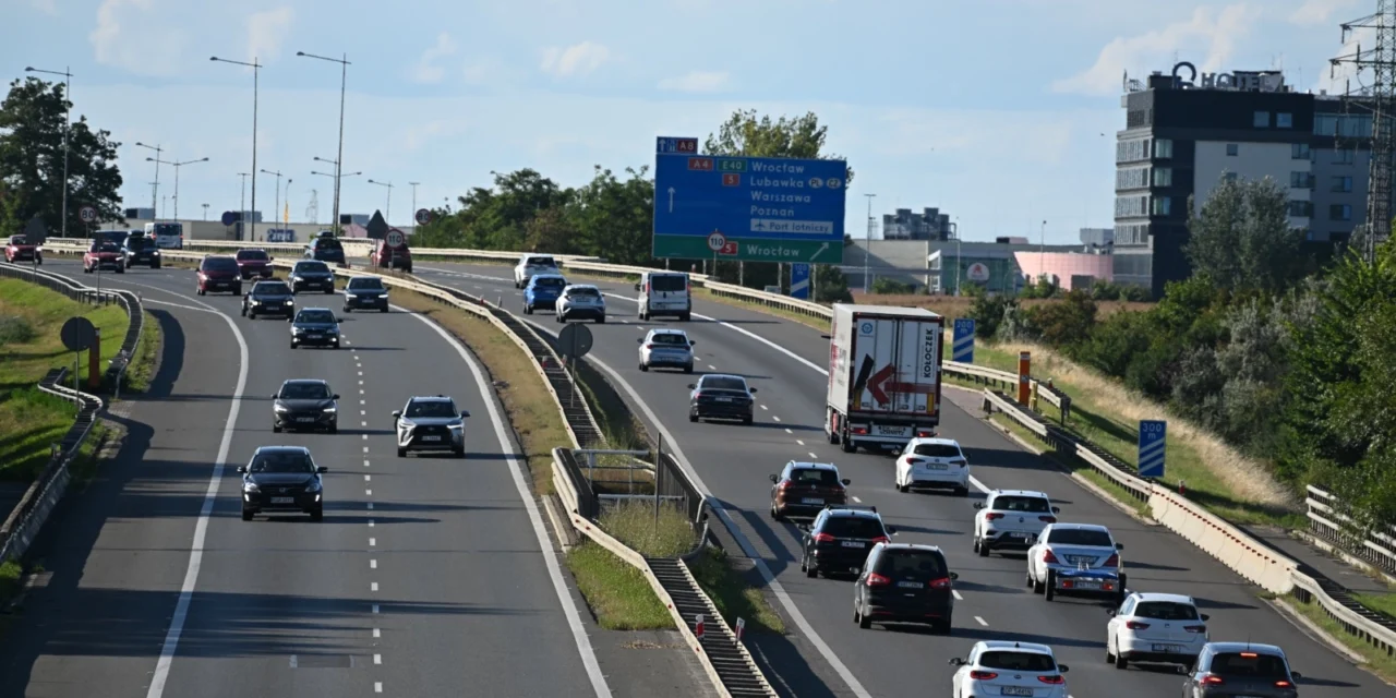 Poľsko sprísňuje dopravné predpisy: Na vodičov čakajú tvrdšie tresty
