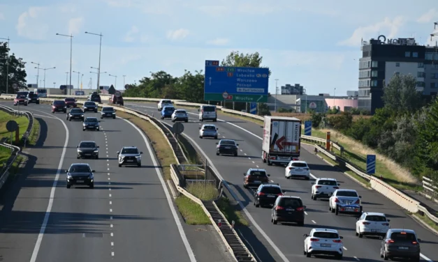 Poľsko sprísňuje dopravné predpisy: Na vodičov čakajú tvrdšie tresty