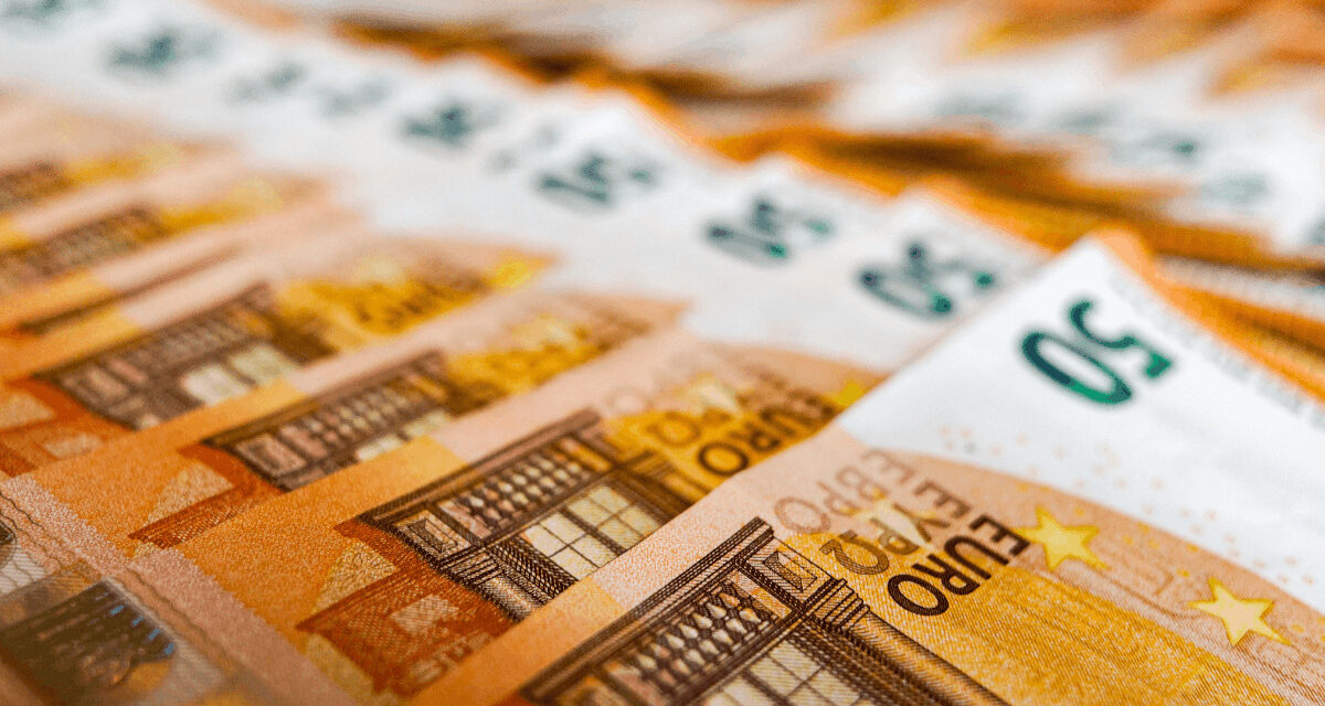 Slovensko síce ubralo z deficitu, no štátu stále chýbajú stovky miliónov. Hrozí ďalší rozpočtový problém