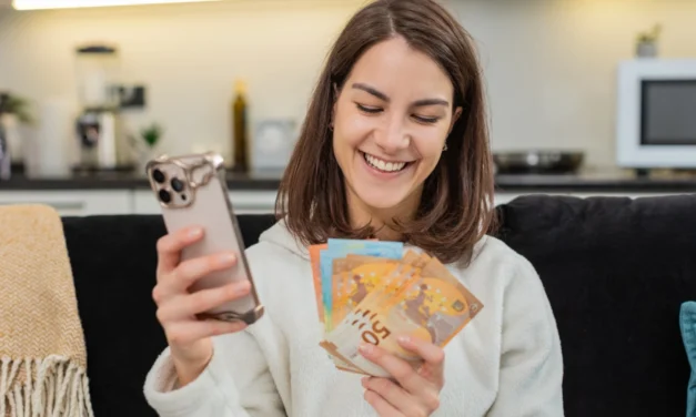 Úspory na účtoch odhalili trend: Slováci začínajú sporiť príliš neskoro