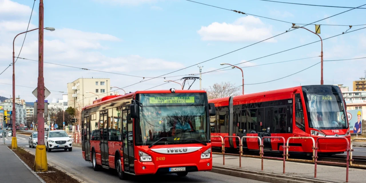 Vodič autobusu môže zarobiť až 2 200 eur. K tomu dostane aj náborový bonus