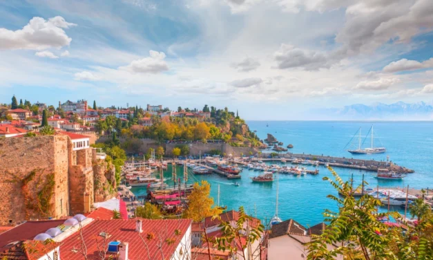 Antalya láka dovolenkárov: Nové lety z Bratislavy odštartovali za skvelé ceny