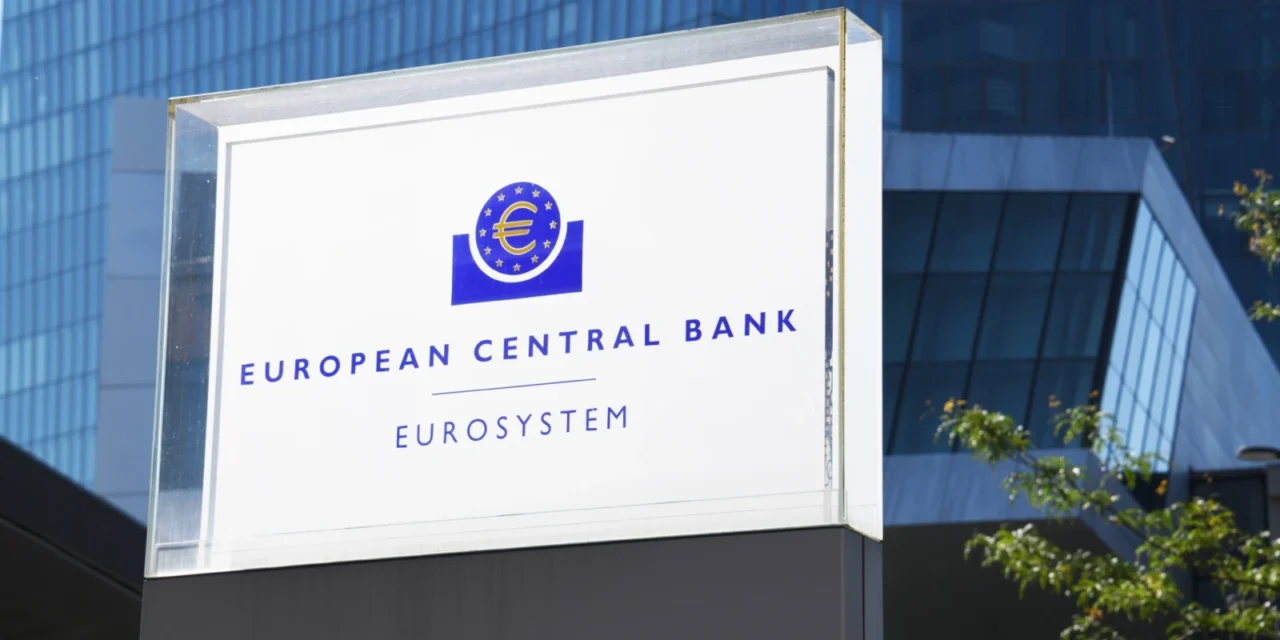 ECB vidí nové riziko pre peňaženky ľudí. Inflácia sa môže držať vyššie